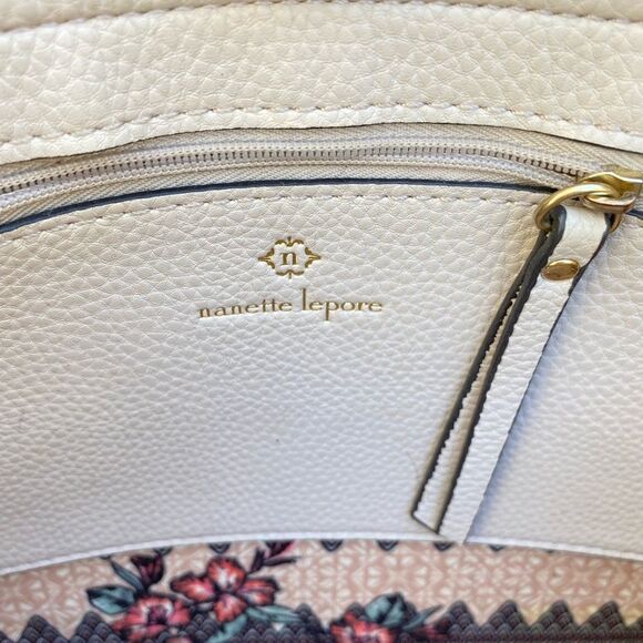 **** Nanette Lepore Size Medium Beige Handbag (DD006) - Picture 3 of 15